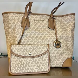 Michael Kors Eva Large Signature Logo Tote Bag Vanilla/Acorn with Snap Pouch